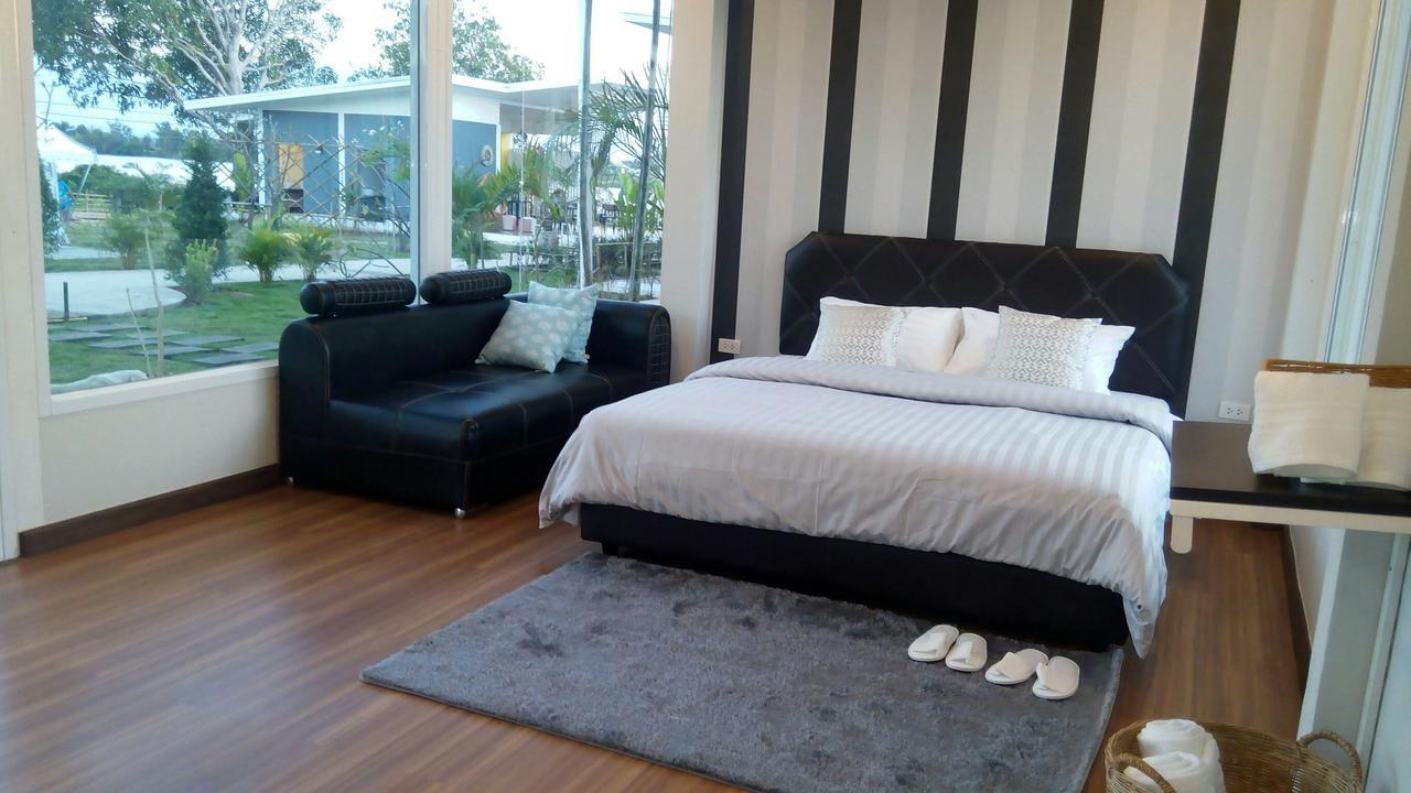 Bluemoon Riverside Phibun Mangsahan Exterior foto