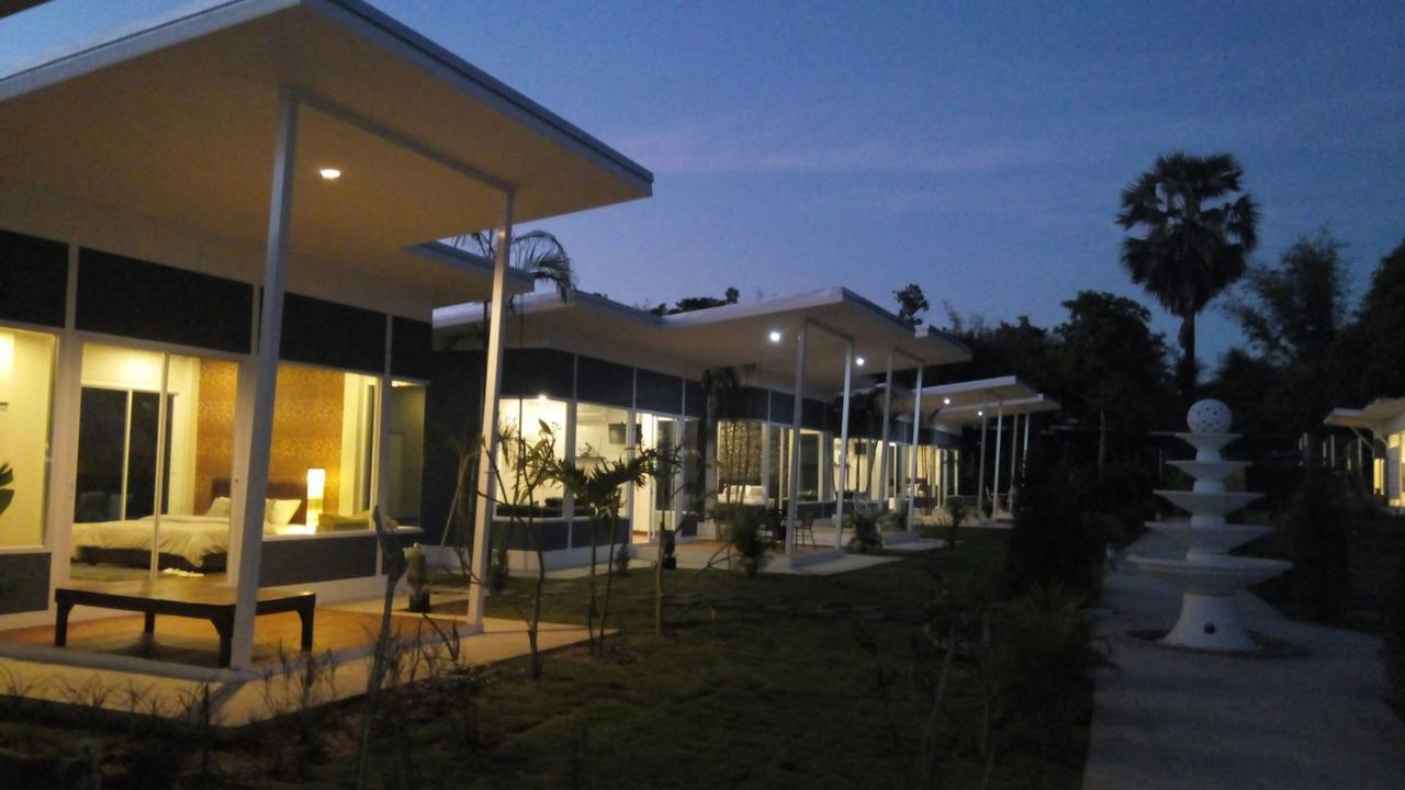 Bluemoon Riverside Phibun Mangsahan Exterior foto