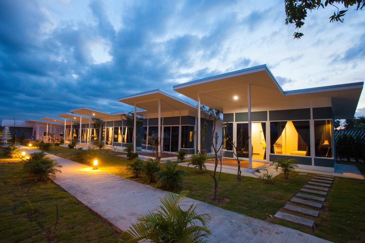 Bluemoon Riverside Phibun Mangsahan Exterior foto